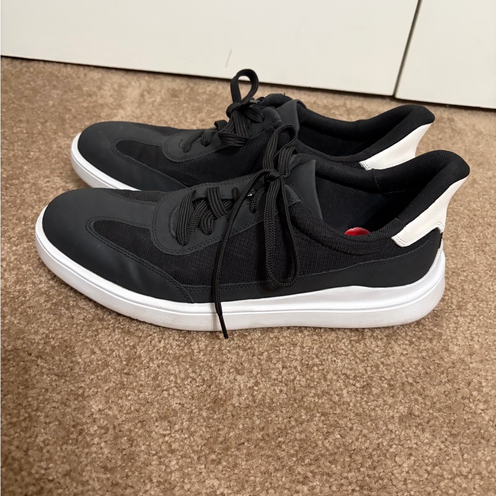 Rockport Men's Black Low-Top Casual Sneakers with White Heel Accent